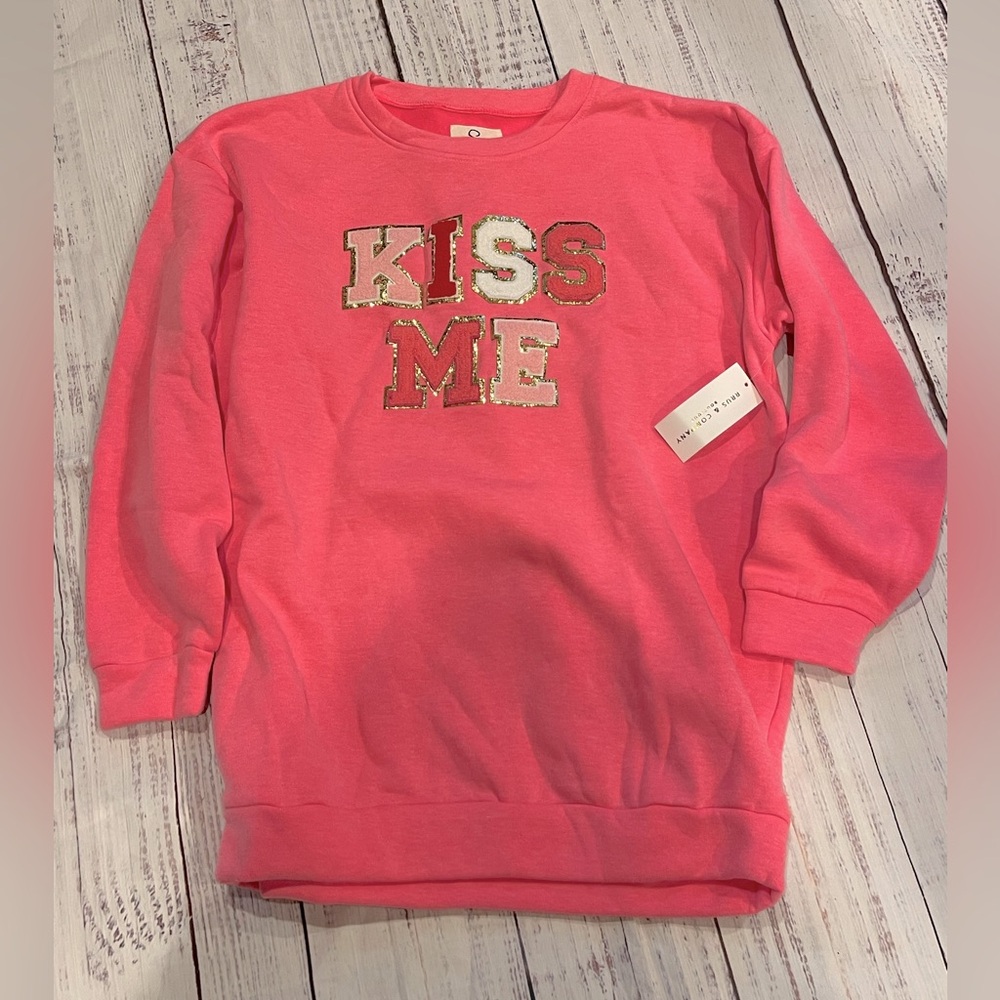 Valentines Sweatshirt - NWT - sz M